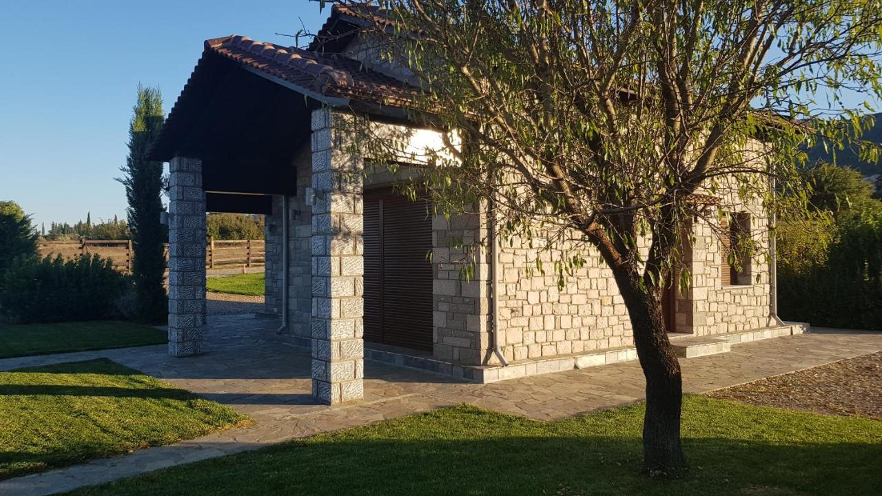 Lithos Villas Amfiklia Exterior photo