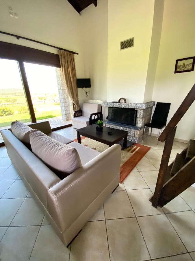 Lithos Villas Amfiklia Exterior photo