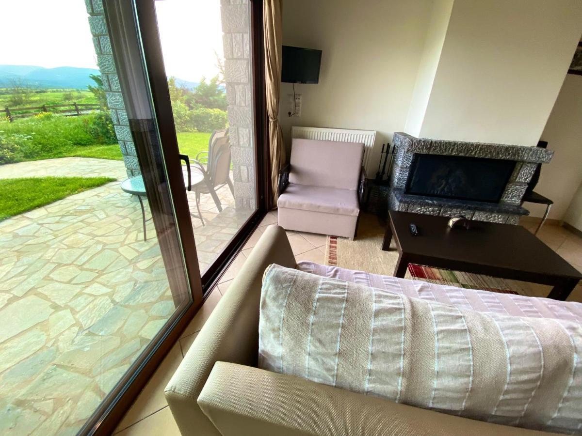 Lithos Villas Amfiklia Exterior photo